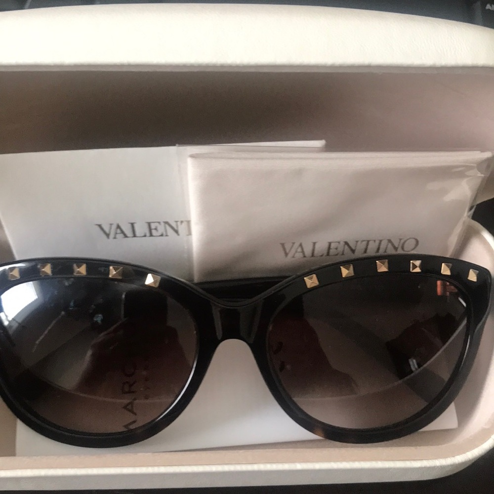 Valentino Rockstud tortoise shell sunglasses